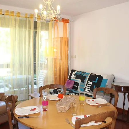 Apartmán T2 Avec Terrasse Et Parking A 400 M Du Port - 4rs207 *