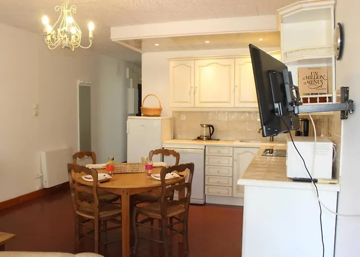 T2 Avec Terrasse Et Parking A 400 M Du Port - 4rs207 Appartement *